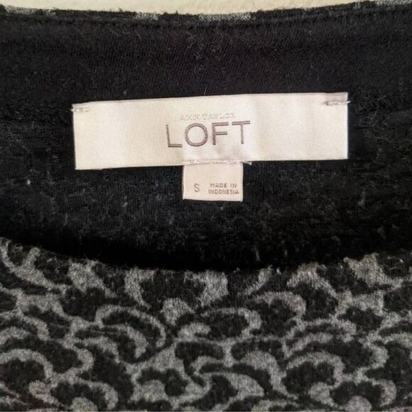 Ann Taylor LOFT Top Womens Size Small Black Gray Velvet Brocade Work Casual Chic - Picture 6 of 9